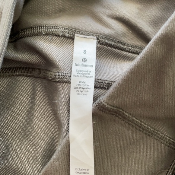 Lululemon Scenic Route 7/8 cropped leggings - Picture 3 of 13